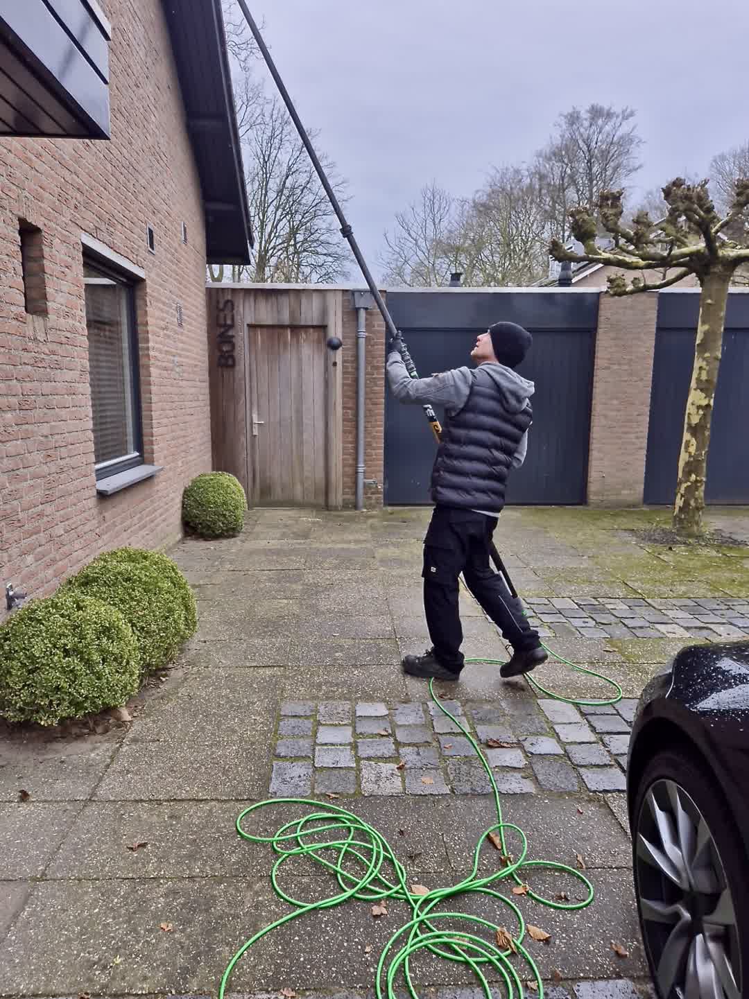 Ad van der Zande voert professionele schoonmaakwerkzaamheden uit